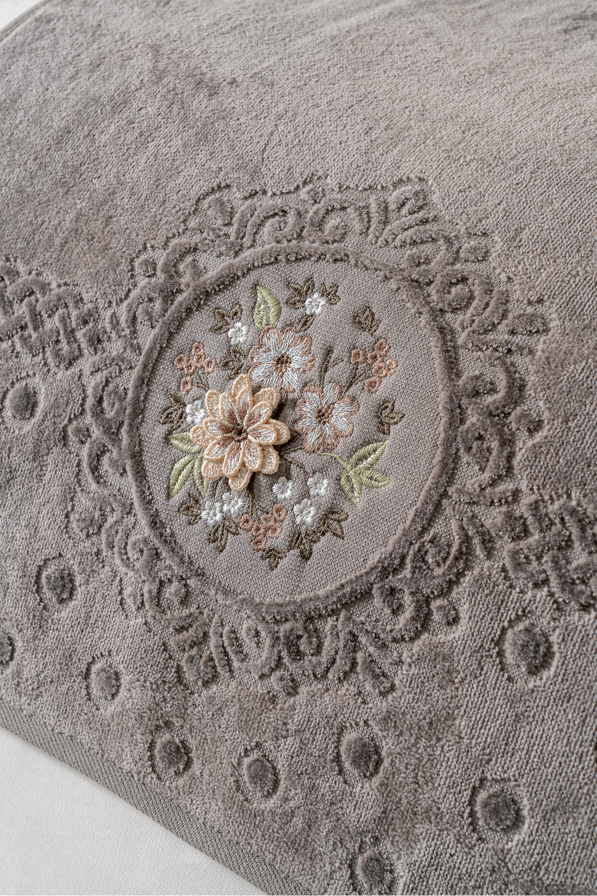 6 Parça 3D Nakışlı Premium Çeyizlik El Yüz Havlusu 50x90 cm %100 Pamuk ve Kadife