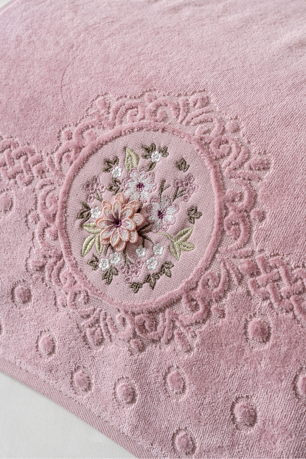 6 Parça 3D Nakışlı Premium Çeyizlik El Yüz Havlusu 50x90 cm %100 Pamuk ve Kadife