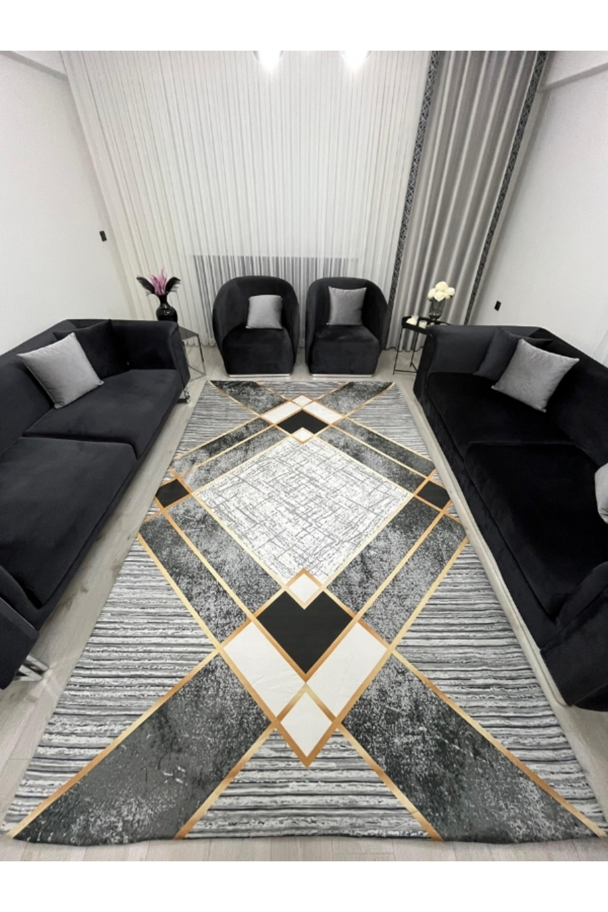 Geometrik Desen Gold Çizgili Halı Örtüsü Gri Siyah *Lastikli ve Süngerli Kaymaz Tabanlı Yıkanabilir*