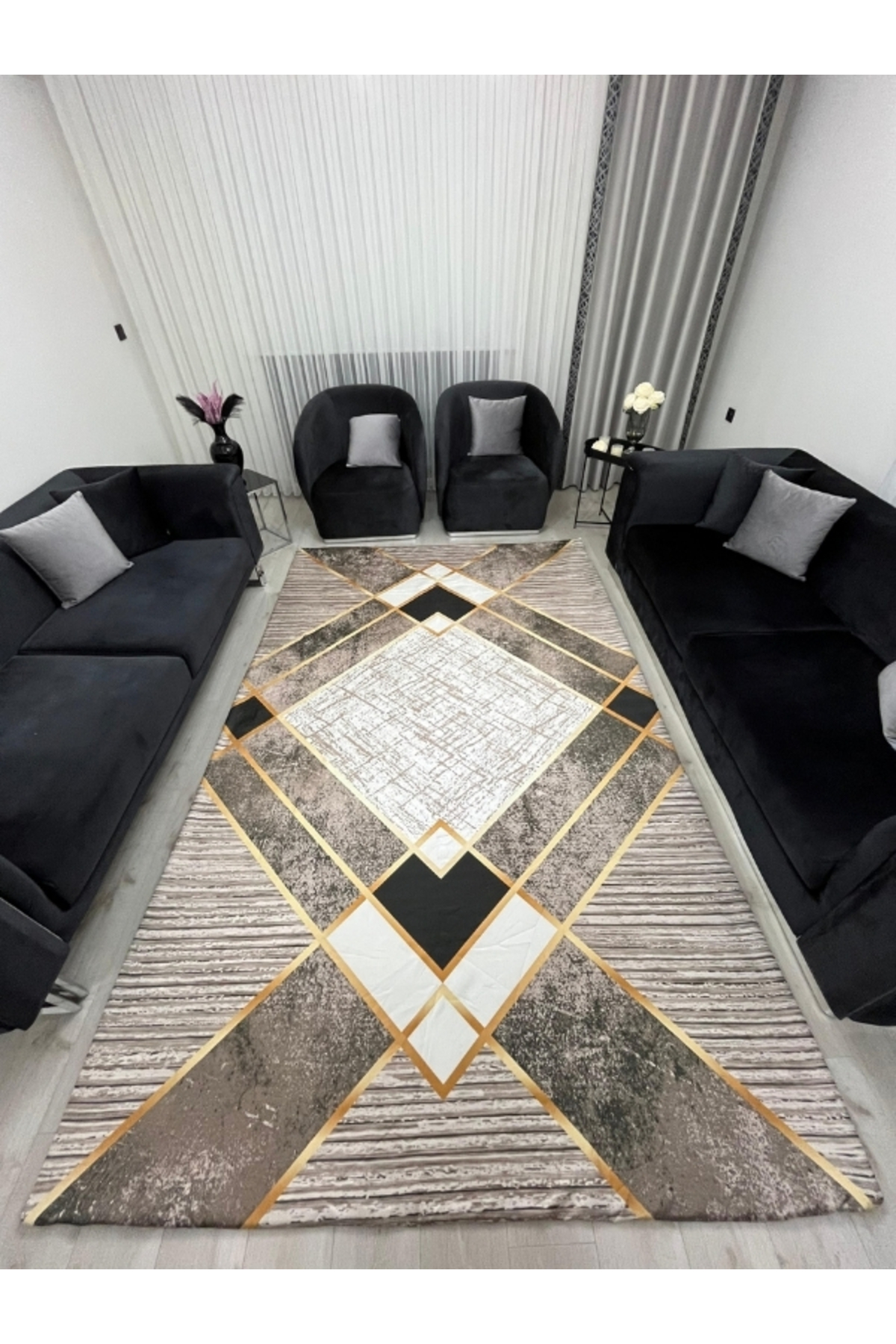 Geometrik Desen Gold Çizgi Detay Kahve Tonları Halı Örtüsü - Yıkanabilir Kadife Doku Kaymaz Taban