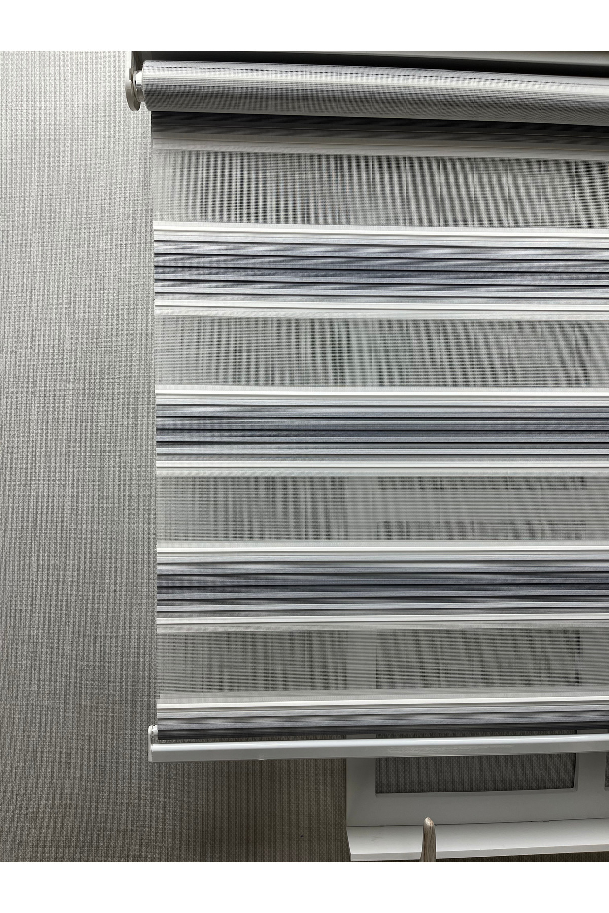 Zebra Stor Perde Modern Çizgili Gri Beyaz Alüminyum Kasa Lüks Model