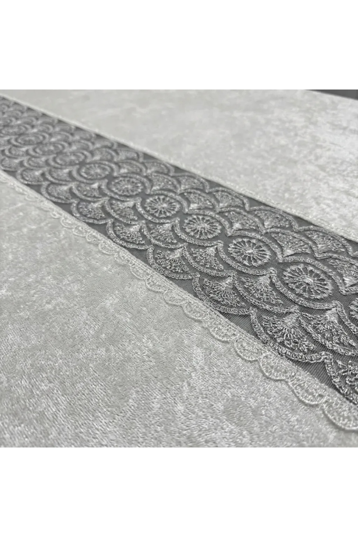 160 x 260 Ebatında 8 ve 12 Kişilik Masalara Uygun Leke Tutmaz Masa Örtüsü Premium