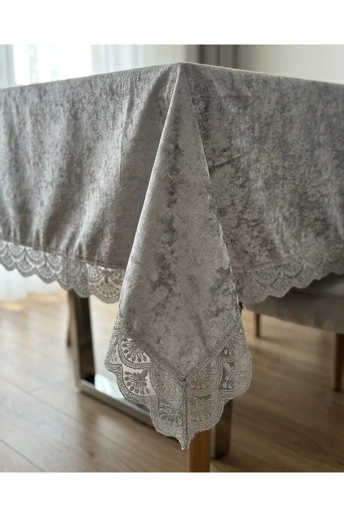 160 x 260 Ebatında 8 ve 12 Kişilik Masalara Uygun Leke Tutmaz Masa Örtüsü Premium