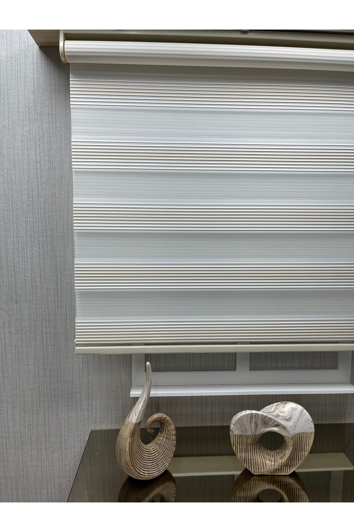 Modern Çizgili Zebra Stor Perde KREM-BEYAZ Geçişli Alüminyum Kasa Lüks Model