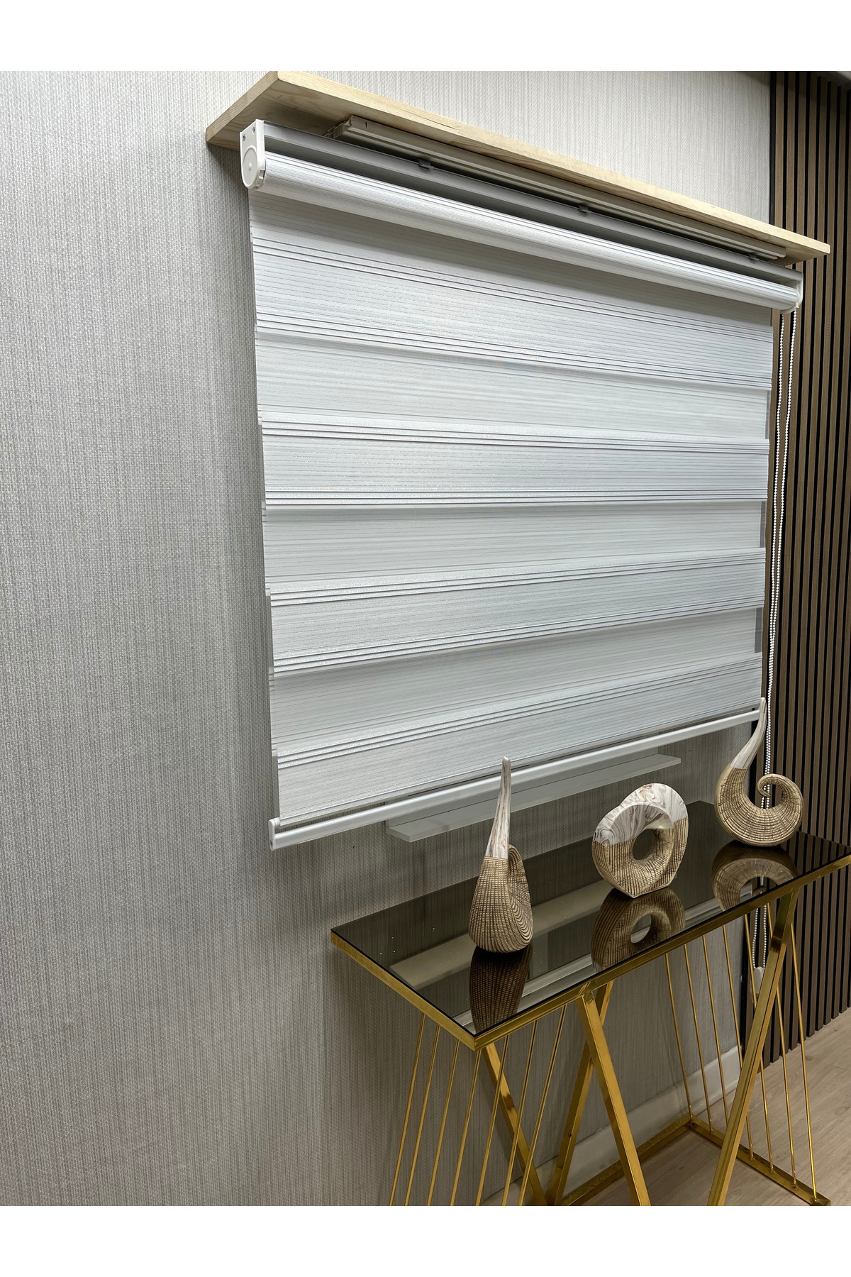 Simli Beyaz Zebra Stor Perde Işık Geçirgen Modern Lüks Salon Perdesi Modeli