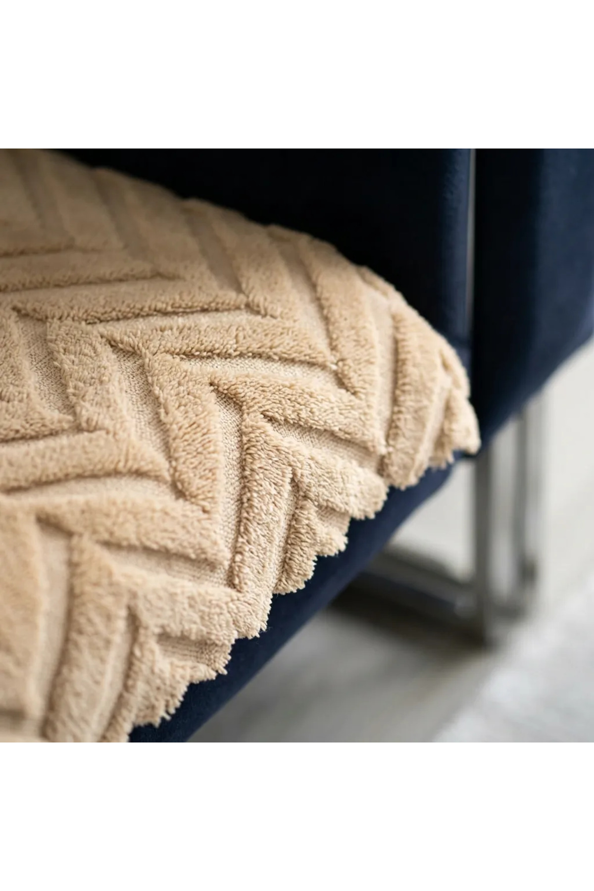 180x220 Kalın Süngerli Kesinlikle Kaydırmaz Welsoft Yumuşak Kabartmalı Modern Koltuk Örtüsü (VİZON)